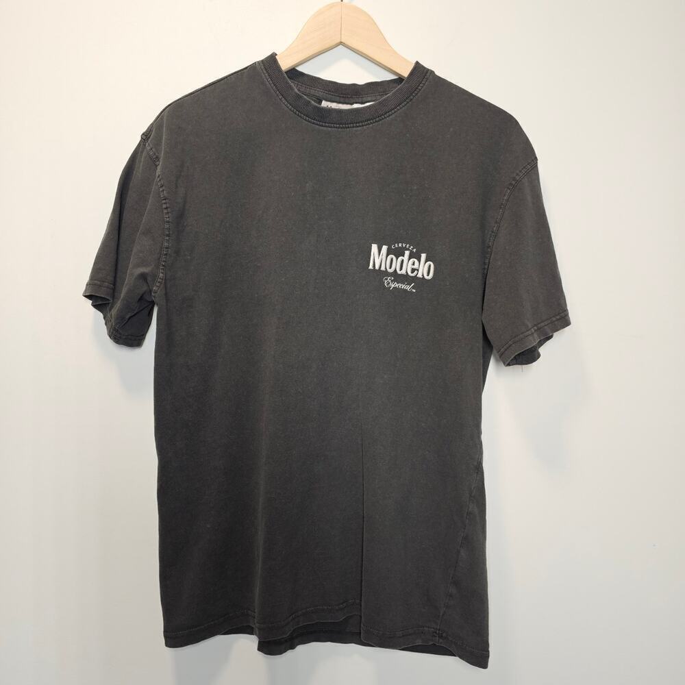 Modelo Men's Beer 6-Pack charcoal Gray Graphic print‎ T-shirt Size small - Picture 2 of 8